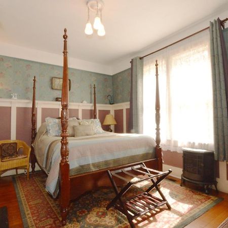 Marketa'S Bed And Breakfast Виктория Екстериор снимка