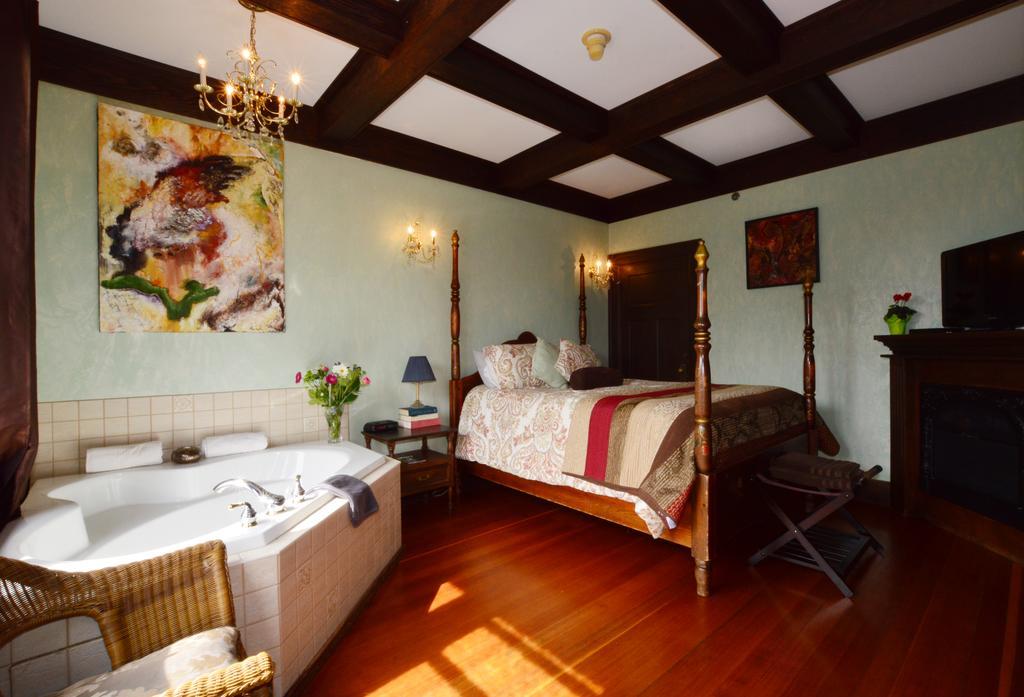 Marketa'S Bed And Breakfast Виктория Екстериор снимка