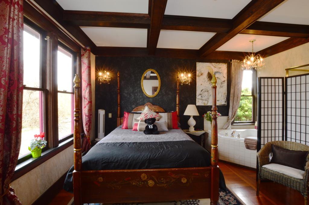 Marketa'S Bed And Breakfast Виктория Екстериор снимка