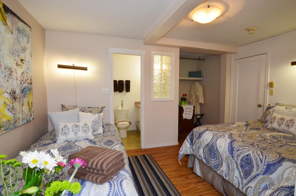 Marketa'S Bed And Breakfast Виктория Екстериор снимка