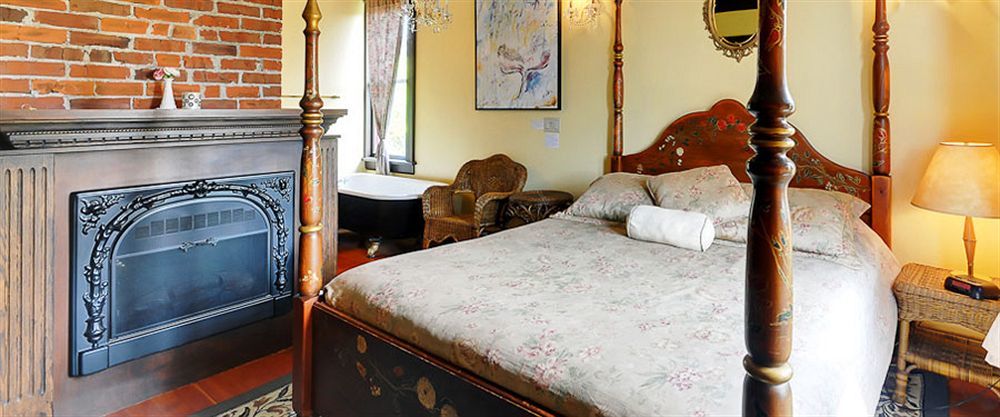 Marketa'S Bed And Breakfast Виктория Екстериор снимка